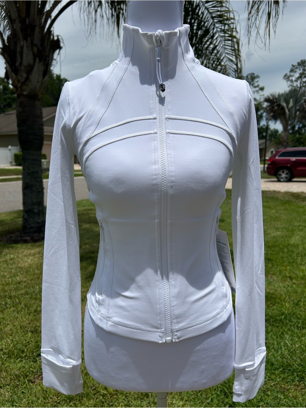 NWT🌷lululemon athletica White Define Cropped Jacket